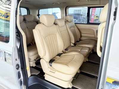Hyundai H-1 2.5 Deluxe (ปี 2013) Wagon AT