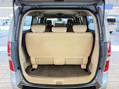 Hyundai H-1 2.5 Deluxe (ปี 2013) Wagon AT
