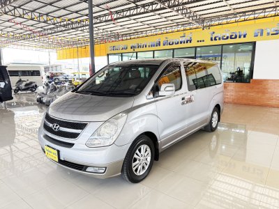 Hyundai H-1 2.5 Deluxe (ปี 2013) Wagon AT