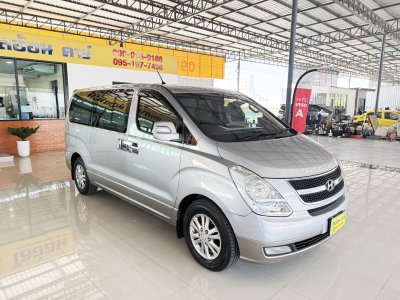 Hyundai H-1 2.5 Deluxe (ปี 2013) Wagon AT