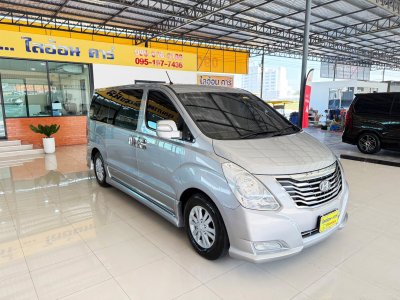 Hyundai H-1 2.5 Deluxe (Y 2013) Wagon AT