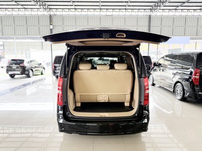 Hyundai H-1 2.5 Deluxe (ปี 2018) Wagon AT