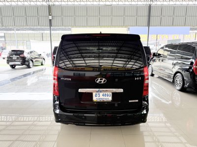 Hyundai H-1 2.5 Deluxe (ปี 2018) Wagon AT