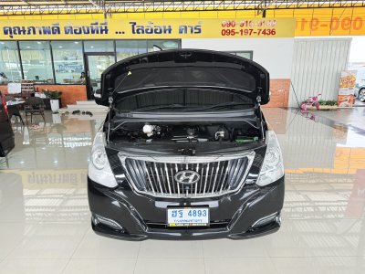 Hyundai H-1 2.5 Deluxe (ปี 2018) Wagon AT