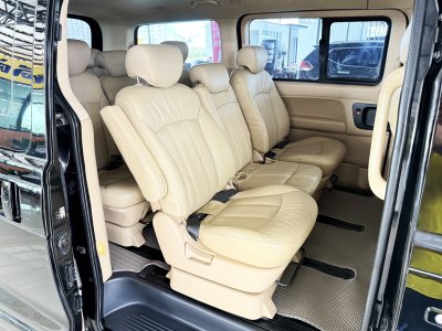 Hyundai H-1 2.5 Deluxe (ปี 2015) Wagon AT