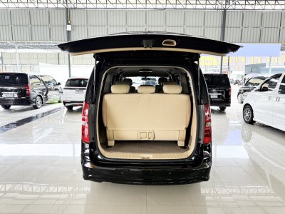 Hyundai H-1 2.5 Deluxe (ปี 2015) Wagon AT