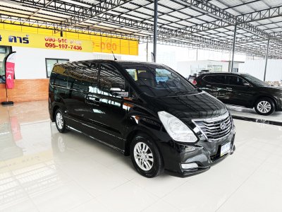 Hyundai H-1 2.5 Deluxe (ปี 2015) Wagon AT
