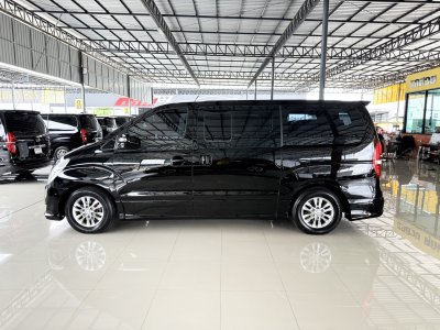 Hyundai H-1 2.5 Deluxe (ปี 2015) Wagon AT