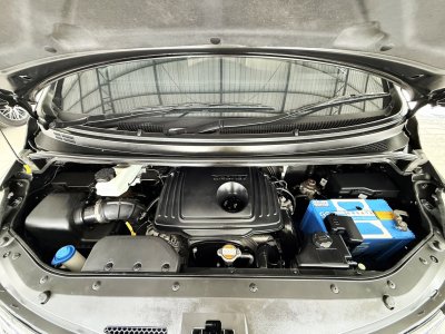 Hyundai H-1 2.5 Deluxe (ปี 2015) Wagon AT