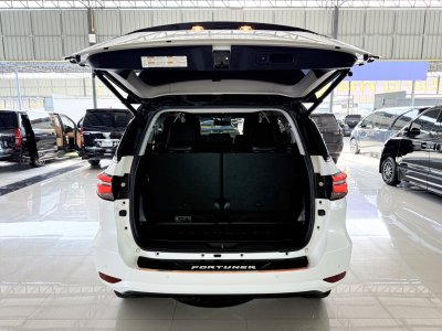 Toyota Fortuner Commander 2.4 V (ปี 2023) SUV AT - 2WD
