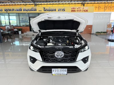 Toyota Fortuner Commander 2.4 V (ปี 2023) SUV AT - 2WD