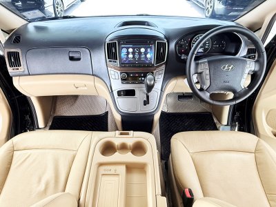 Hyundai H-1 2.5 Deluxe (ปี 2021) Wagon AT