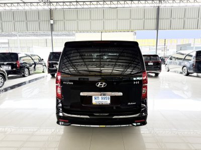 Hyundai H-1 2.5 Deluxe (ปี 2021) Wagon AT