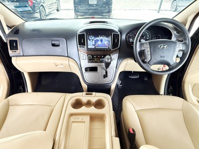 Hyundai H-1 2.5 Deluxe (ปี 2020) Wagon AT