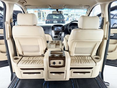 Hyundai H-1 2.5 Deluxe (ปี 2020) Wagon AT