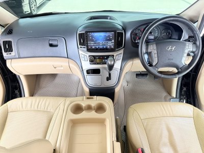 Hyundai H-1 2.5 Deluxe (ปี 2018) Wagon AT