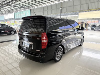 Hyundai H-1 2.5 Deluxe (ปี 2018) Wagon AT