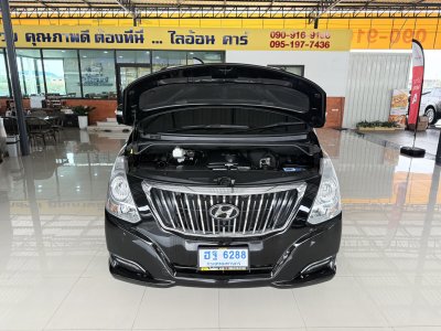 Hyundai H-1 2.5 Deluxe (ปี 2018) Wagon AT