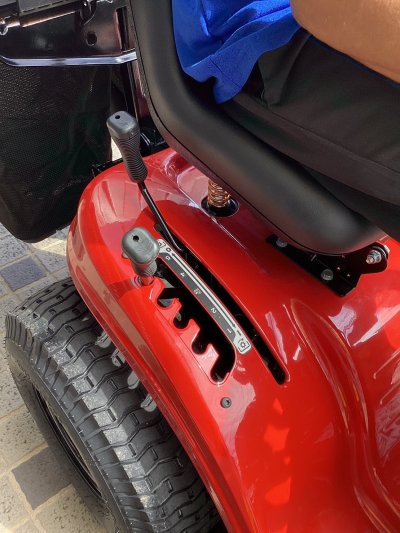 รถตัดหญ้านั่งขับ Rover รุ่น Rancher