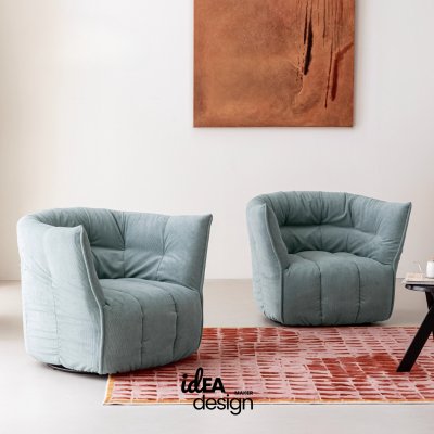 Hub lounge chair