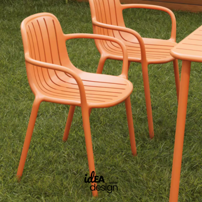 Carl plastic chair