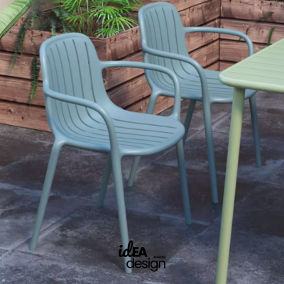 Carl plastic chair