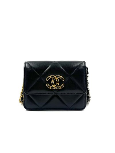Chanel 19 card holder  on Chain