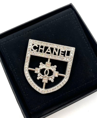 เข็มกลัด chanel