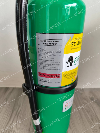 เครื่องดับเพลิงชนิดเคมีสูตรน้ำ SC AFFF PLUS ถังเขียว ยี่ห้อ FIRE MAN