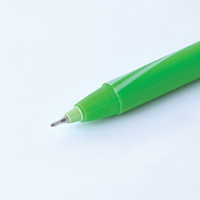 ยกกล่อง 50 ชิ้น Elfen Liso Freshy ปากกาลูกลื่น หมึกสีน้ำเงิน 0.5 mm. คละสี