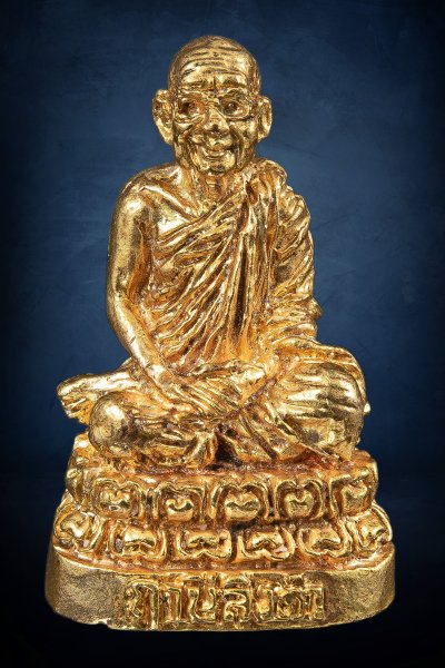 รูปหล่อนั่งบัว