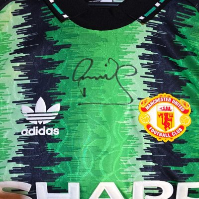 Manchester United adidas Originals 1990 with Sign