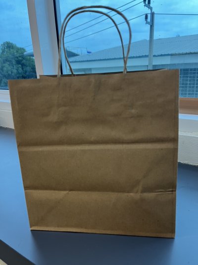 ถุงกระดาษคราฟท์ หูหิ้ว Size 24x15x25 ซม. ถุงกระดาษคราฟท์ หูหิ้ว Size 24x15x25 ซม.