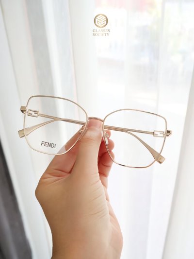 FENDI FE50084U
