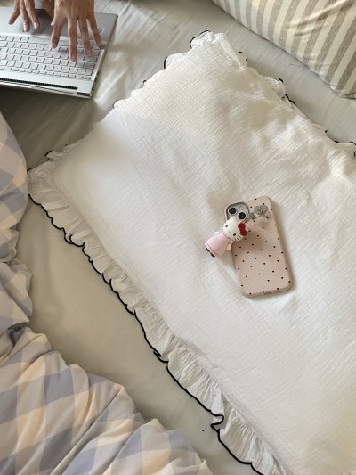 Ruffled Pillowcases Milk Choco