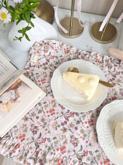 Pink Berry Ruffled Placemat