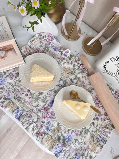 White Cottage Garden Ruffled Placemat