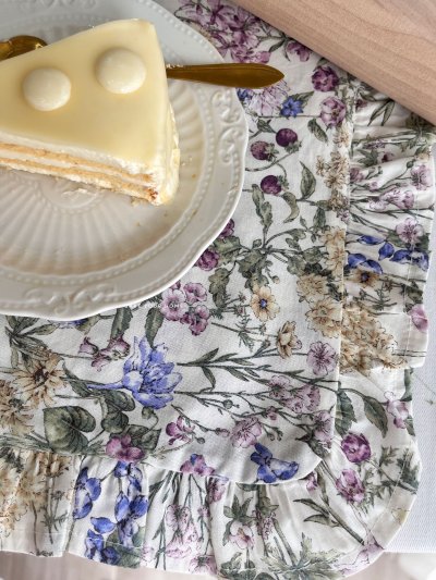 White Cottage Garden Ruffled Placemat