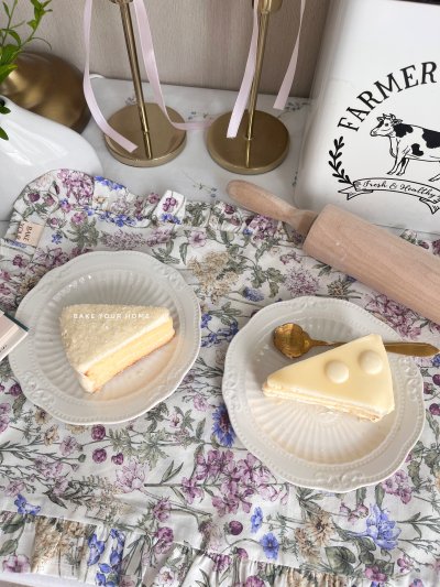 White Cottage Garden Ruffled Placemat