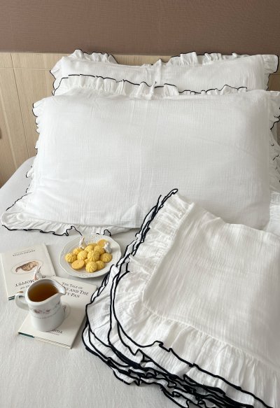 Ruffled Pillowcases Milk Choco