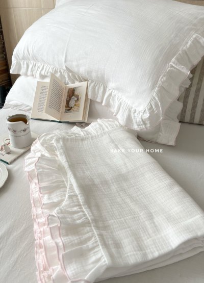 Ruffled Pillowcases Milky Strawberry