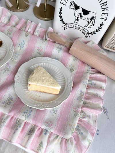 Flowers Whispers Ruffled Placemat