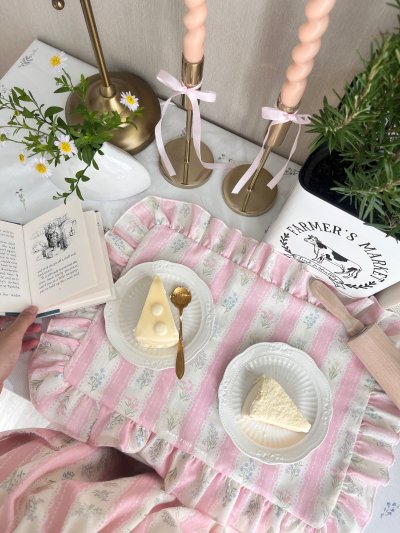 Flowers Whispers Ruffled Placemat