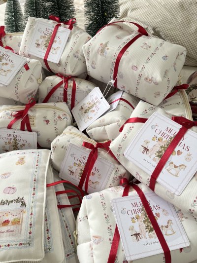 Christmas Story Tales Pouch bag