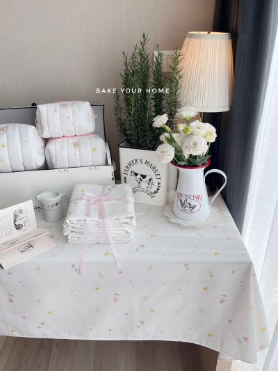 Morning flower tablecloth
