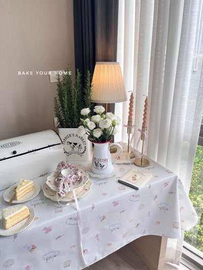 Cupid's table tablecloth