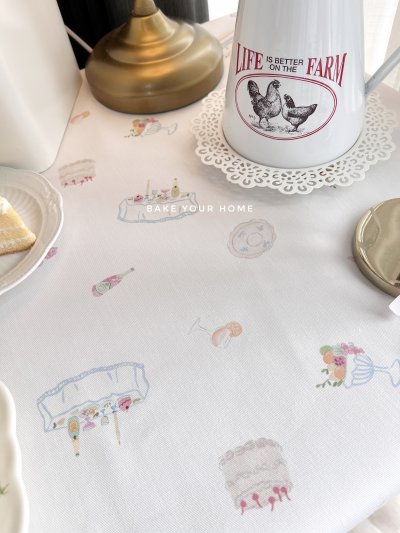 Cupid's table tablecloth