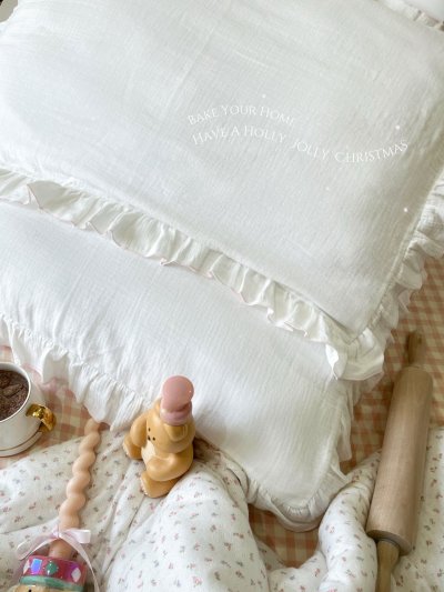 Ruffled Pillowcases Milky Strawberry