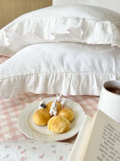 Ruffled Pillowcases Milky Strawberry