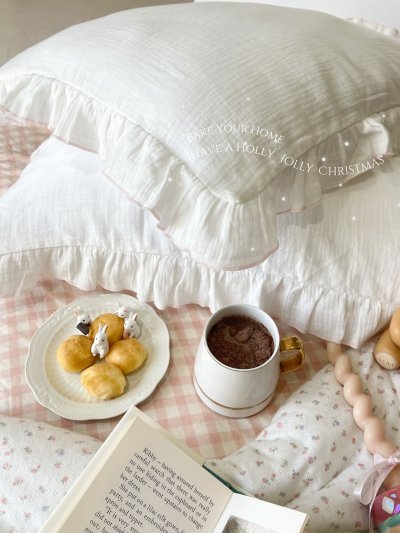 Ruffled Pillowcases Milky Strawberry